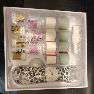 Emjoi Naily Buffing and Trimming Device Gift Set Leopard Print color